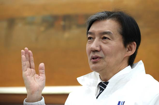 조국 조국혁신당 대표가 17일 국회 당 대표실에서 시사저널과 인터뷰를 하고 있다. ⓒ시사저널 박은숙