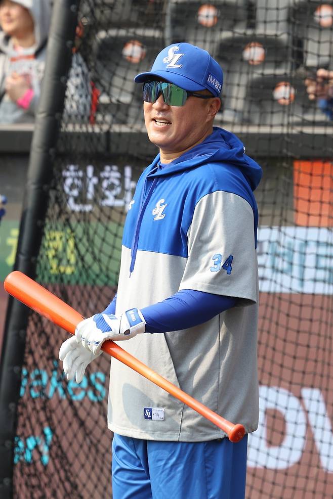 삼성 최형우는 KBO리그 역대 최초로 25년차에 연봉을 받는 선수가 됐다. 사진제공|삼성 라이온즈