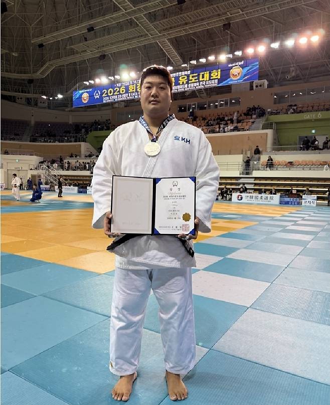 같은날 +100kg급에 출전한 이승엽은 준우승을 차지했다.