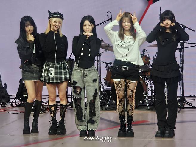 밴드 레이턴시 희연, 지원, 현진, 하은, 세미, 사진|이다원 기자