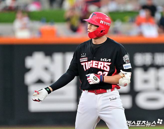 8일 오후 대전 한화생명 볼파크에서 열린 '2025 신한 SOL Bank KBO리그' KIA 타이거즈와 한화 이글스의 경기, 2회초 KIA 김호령이 2루타를 날린 후 기뻐하고 있다. 엑스포츠뉴스 DB