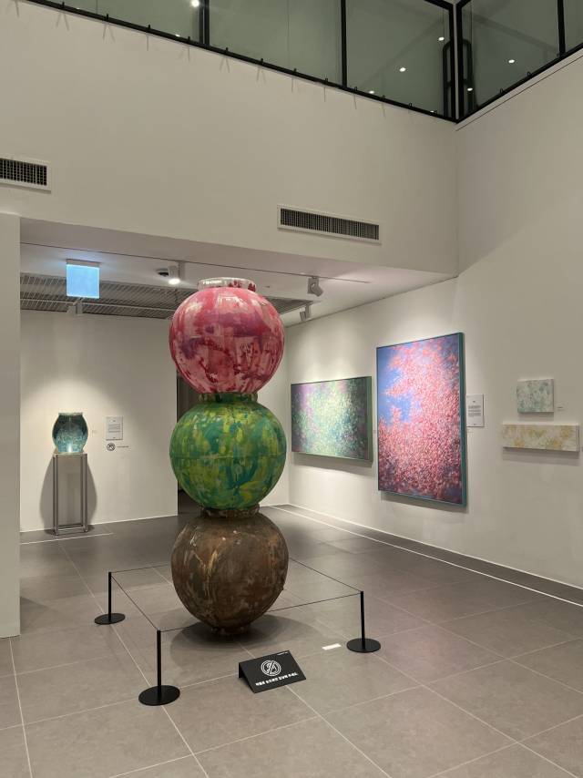 예비 작가 지원 전시 2026 'ARTISTART' 설치 전경. 사진은 최우수상을 수상한 이유진(경북대)의 작품. KT&G 상상마당 부산 제공