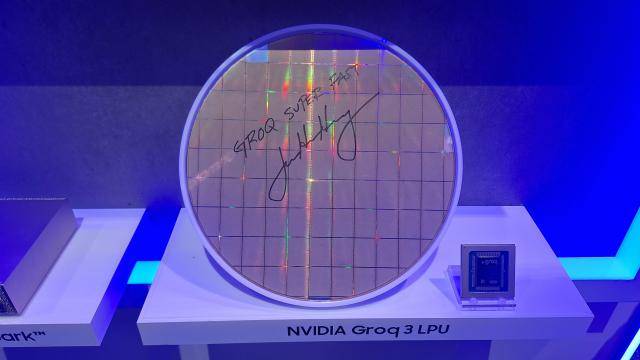 미국 캘리포니아 새너제이에서 열린 엔비디아 GTC 2026 삼성전자 부스에 전시된 그록(Groq) LPU 파운드리 4나노 웨이퍼 [사진=조성준 기자]