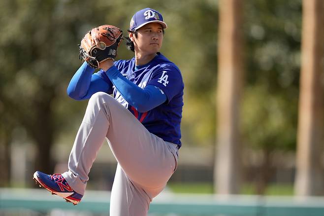 오타니 쇼헤이는 올시즌 3년 만에 풀타임 투타 겸업을 한다. AP연합뉴스