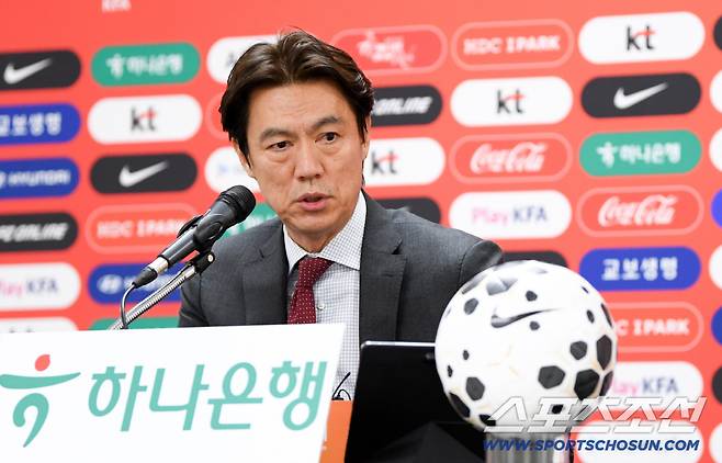 남자축구 국가대표팀 3월 유럽 원정 평가전 명단 발표 기자회견이 16일 천안 코리아풋볼파크에서 열렸다. 홍명보 감독이 명단을 발표하고 있다. 천안=박재만 기자 pjm@sportschosun.com/2026.03.16/