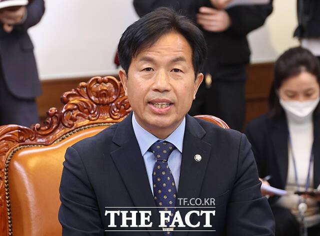 발언하는 윤종오 진보당 원내대표.