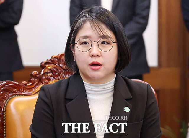 발언하는 용혜인 기본소득당 원내대표.