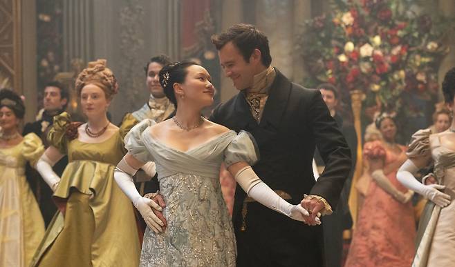 넷플릭스 오리지널 시리즈 ‘브리저튼’ 시즌4 속 한 장면. /넷플릭스