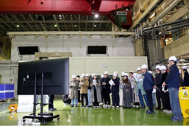 18일 부산 기장군 고리 1호기 터빈실 3층에서 해체 계획이 발표되고 있다. 원자력안전위원회 제공