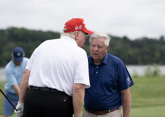 도널드 트럼프 미국 대통령과 측근 린지 그레이엄(오른쪽) 공화당 상원의원.[린지 그레이엄 미국 공화당 상원의원 X 게시물 갈무리]