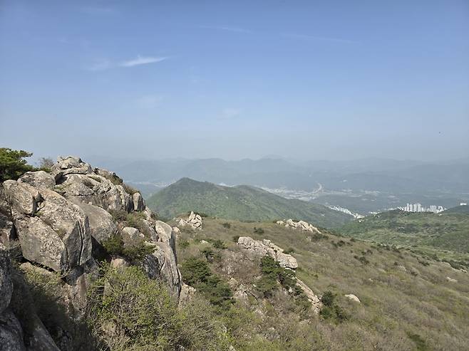 부산 금정산국립공원 전경. 사진 출처 : 기후에너지환경부 공동취재단
