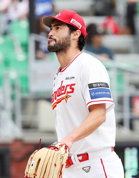 일찌감치 2026시즌 SSG 개막전 선발 투수로 예고된 미치 화이트. SSG 제공