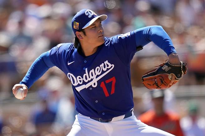 <yonhap photo-4029=""> Los Angeles Dodgers starting pitcher Shohei Ohtani, of Japan, throws against the San Francisco Giants during the fourth inning of a spring training baseball game, Wednesday, March 18, 2026, in Phoenix. (AP Photo/Ross D. Franklin)/2026-03-19 07:15:19/ <저작권자 ⓒ 1980~2026 ㈜연합뉴스. 무단 전재 재배포 금지, AI 학습 및 활용 금지></yonhap>