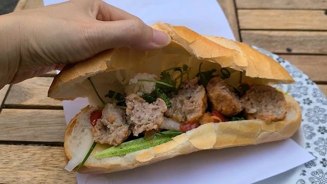 고기 완자를 넣은 반미 씨우마이도 일품이다.