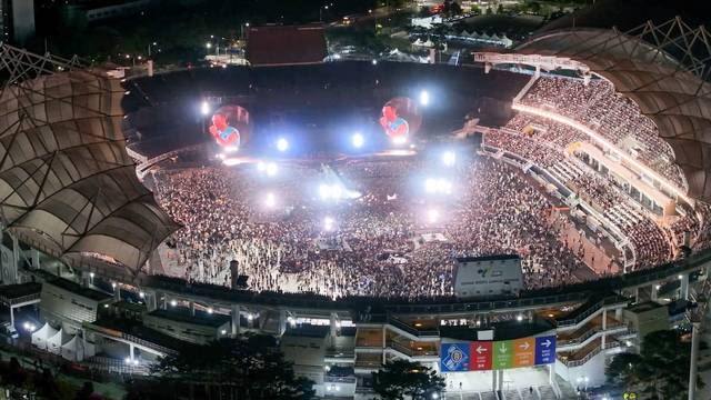 공연이 열리고 있는 고양종합운동장 전경. 고양시 제공