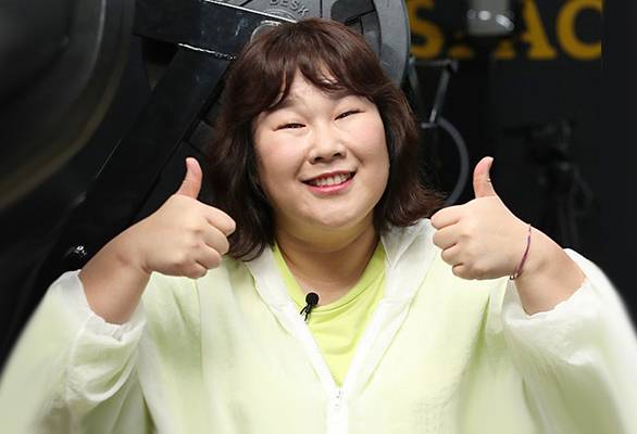 남동생의 비보 이후 슬픔에 잠길 새도 없이 조카들의 버팀목을 자처한 개그우먼 김민경. 그녀는 본업인 웃음을 지키는 원동력을 가족에게서 찾고 있다. 뉴스1