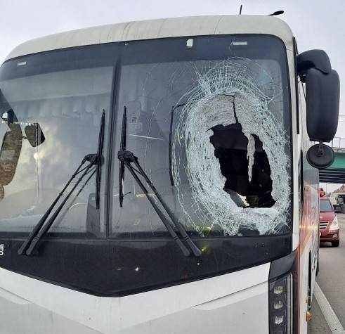 사고를 당한 버스. 경기도소방재난본부 제공