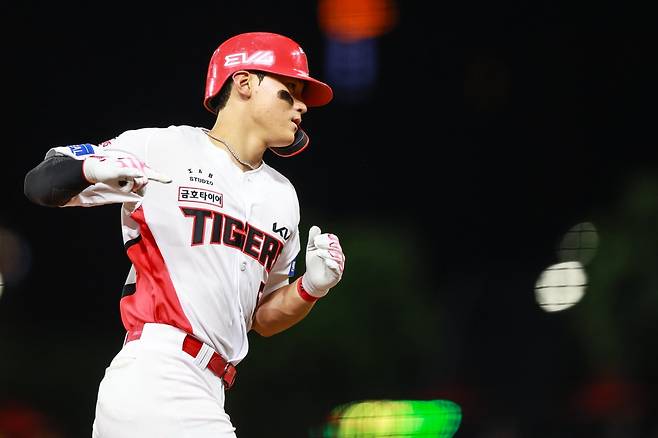 KIA는 2026시즌 공격력을 극대화하기 위해 김도영이 4번타자 중책을 맡는 구상을 하고 있다. 사진제공｜KIA 타이거즈