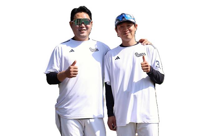 두산 양의지(왼쪽)와 정수빈. 두산베어스