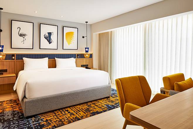 감각적인 디자인의 원 베드룸 스위트 객실. 사진제공|팜투어