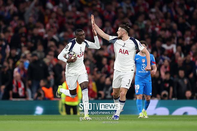 ▲ 토트넘 홋스퍼는 아틀레티코 마드리드를 상대로 이고르 투도르 감독 체제에서 첫 승리를 거두며 값진 승리를 챙겼지만, 3골 차 열세를 뒤집는 데 실패하며 챔피언스 리그 16강에서 탈락했다.