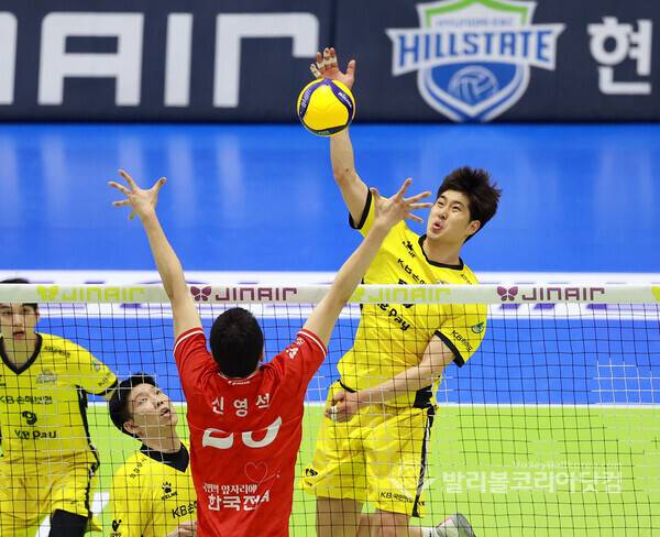 속공 공격하는 박상하.