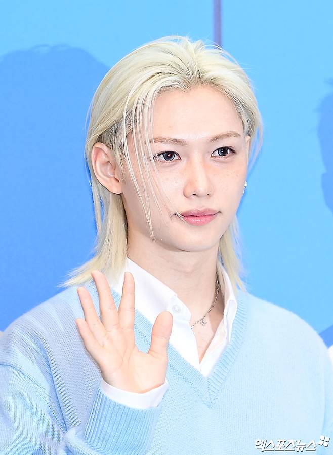 만화 찢고 나왔어