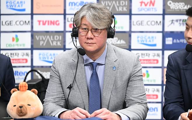 인터뷰하는 고양 소노 손창환 감독 [KBL 제공. 재판매 및 DB 금지]