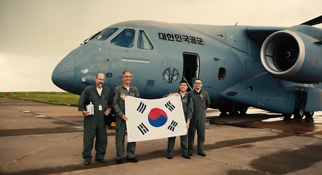 대한민국 공군(ROKAF)용으로 제작된 첫 번째 C-390 밀레니엄이 브라질 상파울루 가비앙 페이쇼투(Gavião Peixoto) 시설에서 초도 비행을 성공적으로 마쳤다. (사진=엠브라에르)