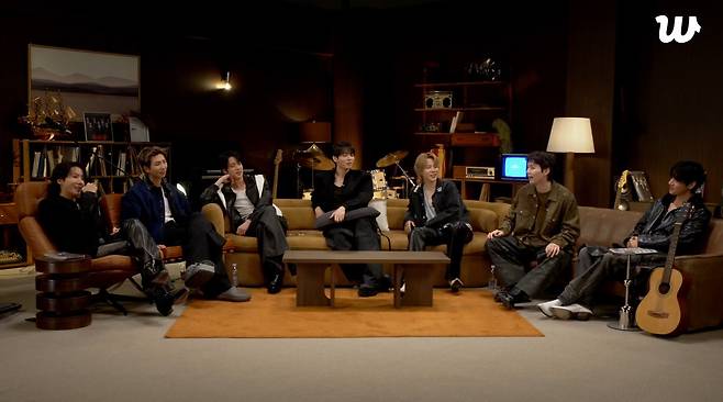 방탄소년단 (위버스 라이브 화면 갈무리)