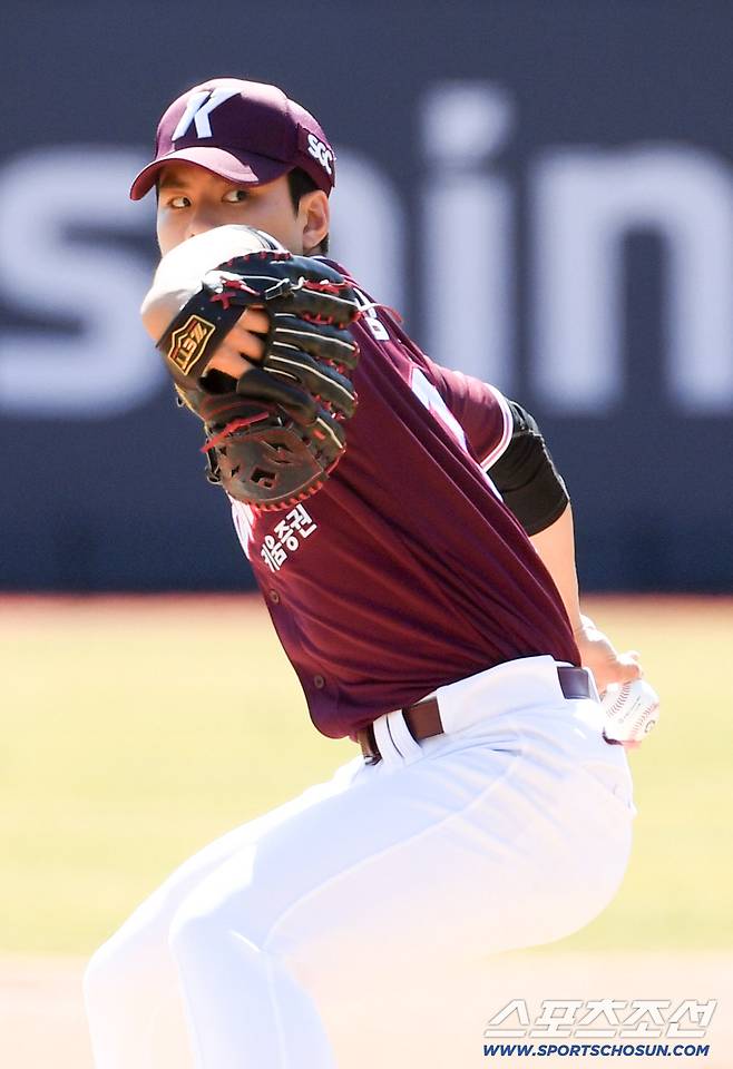 19일 수원KT위즈파크에서 열린 KBO리그 KT 위즈와 키움 히어로즈의 시범경기. 키움 김윤하가 역투하고 있다. 수원=박재만 기자 pjm@sportschosun.com/2026.03.19/