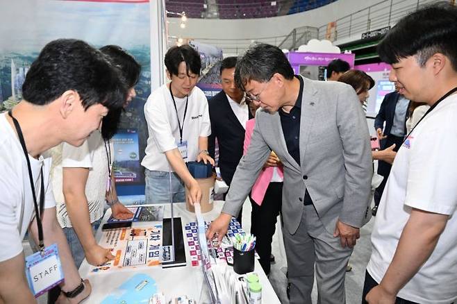 안산시(시장 이민근)가 산업연구원(KIET)이 발표한 '청년의 지역 이동과 정착' 보고서에서 청년친화지수 '일자리 부문' 경기도 1위(전국 2위)를 기록했다. 안산시 제공