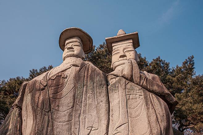 용미리석불