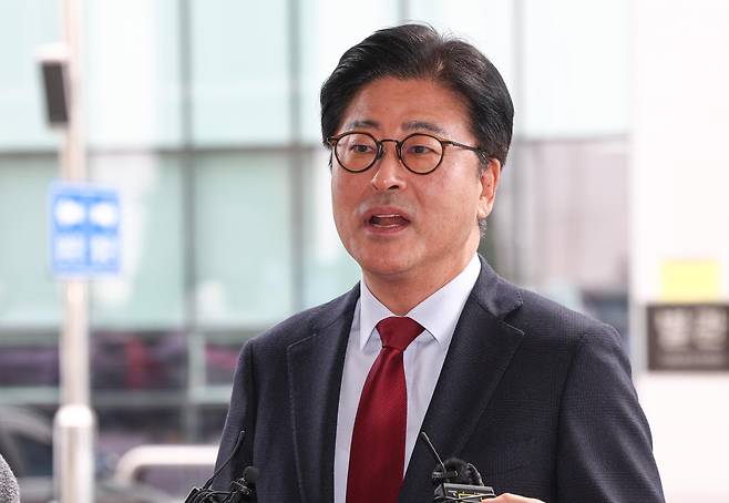김종혁 전 국민의힘 최고위원이 26일 오후 서울 양천구 서울남부지방법원에서 열린 국민의힘 징계 효력정지 가처분사건 첫 심문기일에 출석하며 취재진 질문에 답변하고 있다. 2026.2.26 ⓒ 뉴스1 최지환 기자