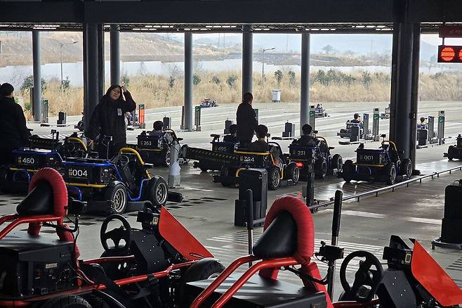 레이스 981은 라이선스 제도와 순위 경쟁 요소를 도입해 차별화를 꾀했다 / 출처=IT동아