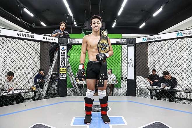 서수혁은 대한민국 아마추어 종합격투기 넘버원 단체로 자리매김한 KMMA 무패 페더급 챔피언을 지냈다. 사진=뽀빠이연합의원KMMA파이터에이전시
