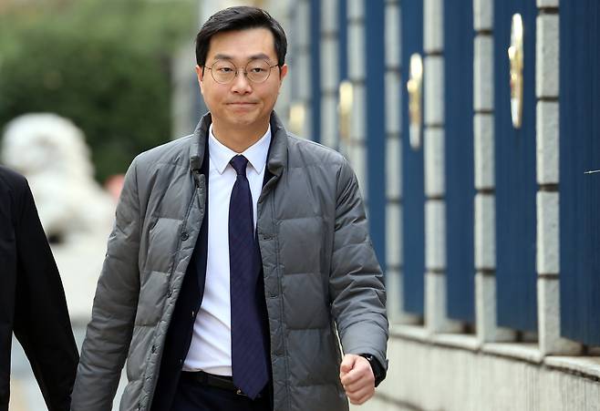 장경태 더불어민주당 의원이 19일 오후 서울 종로구 서울경찰청에서 열린 성추행 의혹 수사심의위에 출석하고 있다. 뉴스1