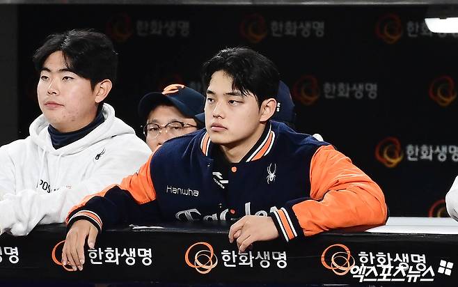 한화 이글스 우완투수 문동주가 0일 대전 한화생명 볼파크에서 열린 2026 신한 SOL KBO리그 KIA 타이거즈와의 시범경기에 선발 등판해 2이닝 4피안타 무사사구 1탈삼진 2실점을 기록했다. 이날 문동주의 최고구속은 149km/h였다. 1회초에는 직구 구속이 138km까지 떨어지기도 했다. 엑스포츠뉴스 DB