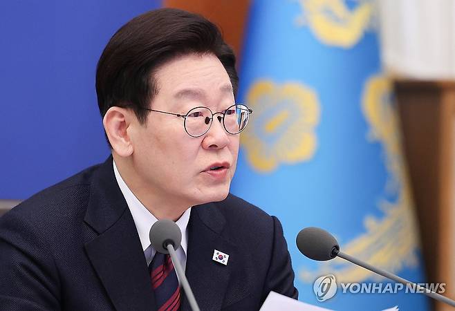 이재명 대통령, 수석보좌관회의 발언 (서울=연합뉴스) 한상균 기자 = 이재명 대통령이 19일 청와대에서 열린 수석보좌관회의에서 발언하고 있다. 2026.3.19 [청와대통신사진기자단] xyz@yna.co.kr