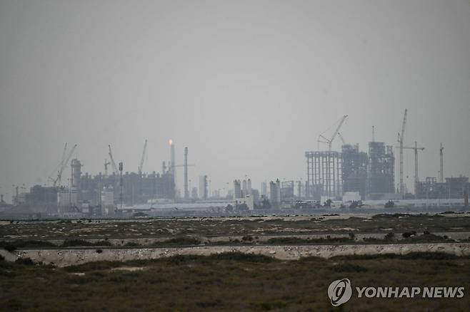 카타르 라스라판 산업단지 (AFP=연합뉴스 자료사진) 2026년 3월 2일 촬영된 카타르 라스라판 산업단지의 모습. (Photo by AFP) 2026.3.20.