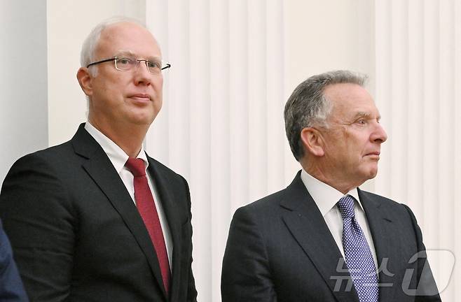 키릴 드미트리예프 러시아 경제특사 겸 러시아 직접투자펀드(RDIF) 회장(왼쪽)과 스티브 위트코프 미국 대통령 중동특사. 2025.12.02 ⓒ 로이터=뉴스1