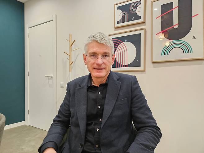 에릭 에쿠든(Erik Ekudden) 에릭슨 수석부사장 겸 최고기술책임자(CTO)가 이달 4일(현지시각) 스페인 바르셀로나에서 열린 ‘MWC 2026′에서 조선비즈와 인터뷰를 하고 있다.<BR>/바르셀로나=안상희 기자