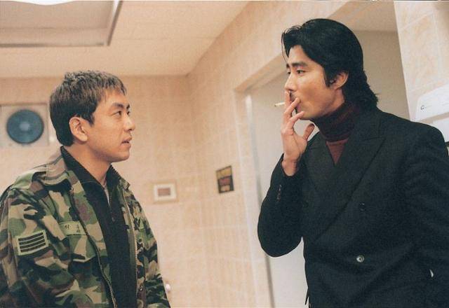 영화 '라이터를 켜라'는 배우 김승우(왼쪽)와 차승원이 주연으로 나선 코미디다. 시네마서비스 제공