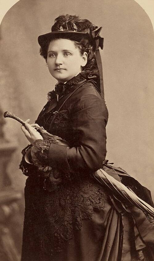 “밴더빌트 아저씨, 제가 점을 좀 볼 줄 아는데요.” 밴더빌트가 노년에 빠져 든 영매술사는 테네시 클래플린이었다.