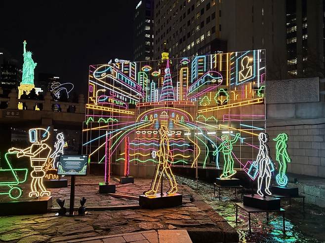 청계천의 미래를 표현한 작품/사진=김지은 여행+ 기자