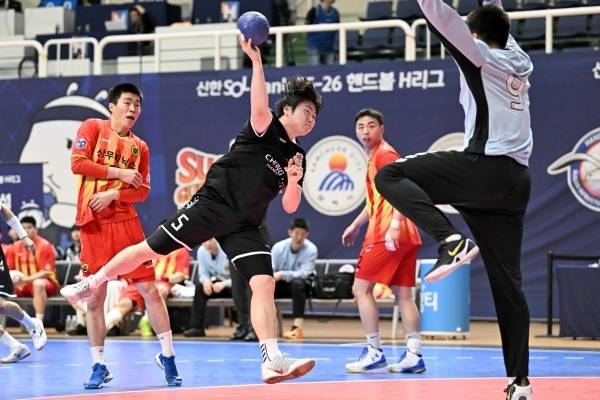 사진 충남도청 문찬혁의 돌파슛