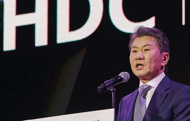 공정위는 정몽규 HDC 회장이 고의적으로 친인척 회사를 숨겼다고 판단하고 검찰에 고발했다. [사진 | 뉴시스]&nbsp;