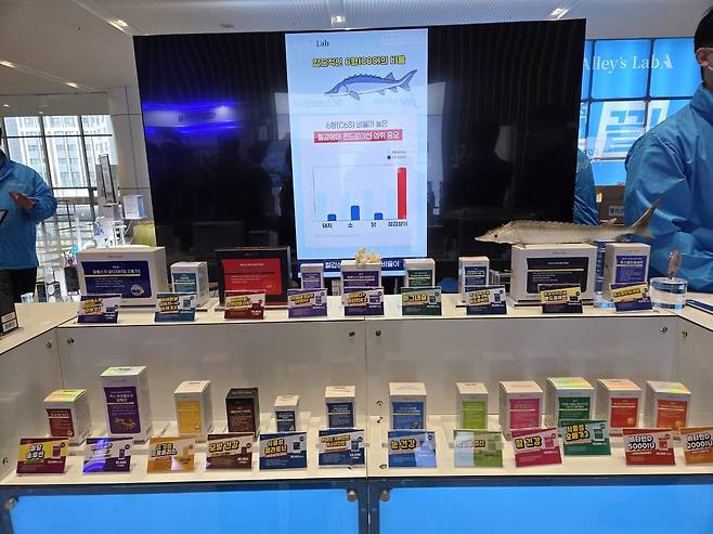 22일 수원컨벤션센터에서 열린 이번 행사(약사공론 주관)에는 성남·수원·용인시약사회가 함께 참여한 가운데 제약사와 건강기능식품, 헬스케어·솔루션 기업들이 대거 참가해 현장을 뜨겁게 달궜다.