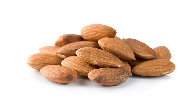 아몬드는 변비 해결에 도움을 준다|출처: 클립아트코리아