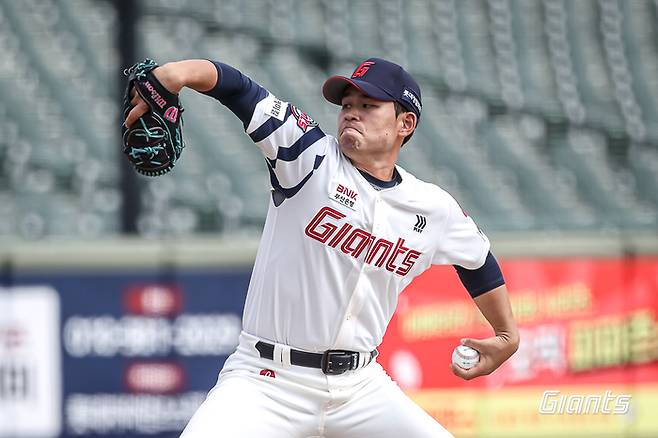 김진욱이 투구에 임하고 있다. 사진 | 롯데 자이언츠